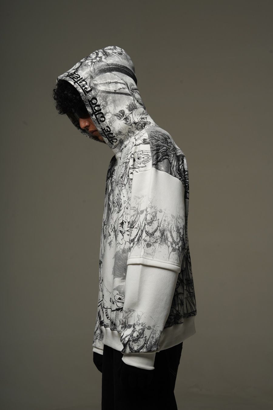 Sweatshirt White Ranbhoomi