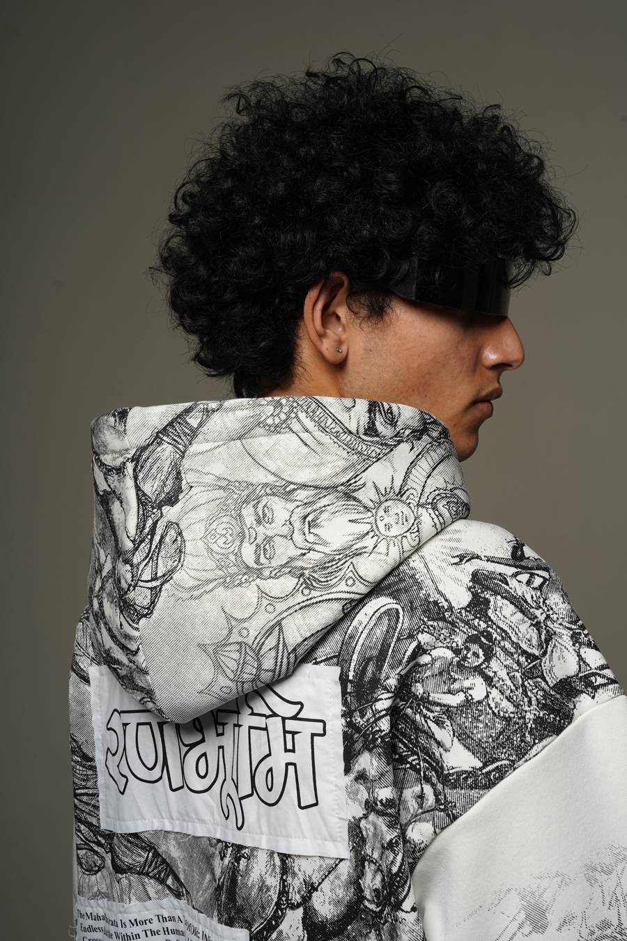 Sweatshirt White Ranbhoomi